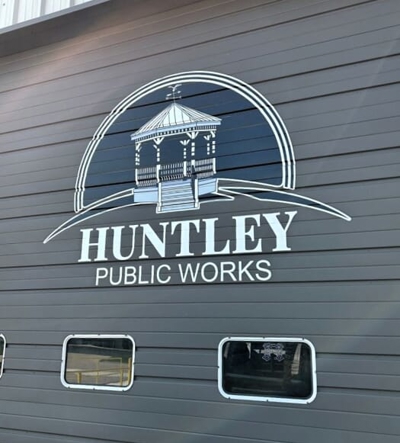 Custom Vinyl Lettering & Graphics Photo